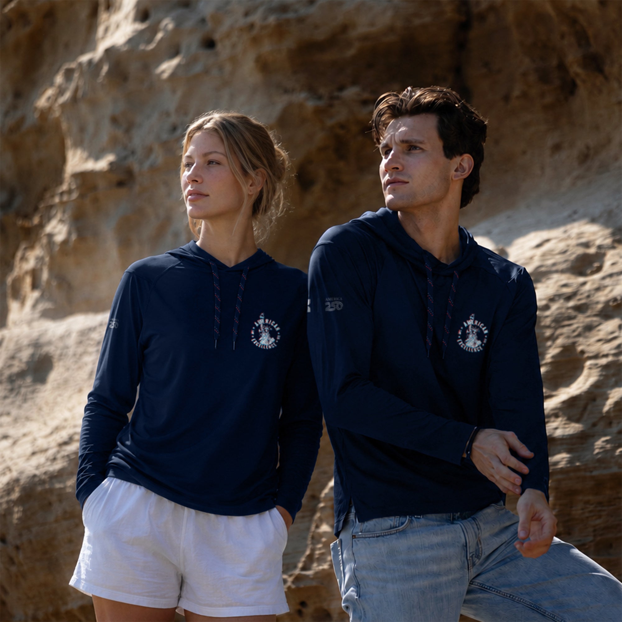 Sudadera con capucha y mangas largas Folds of Honor – Liberty